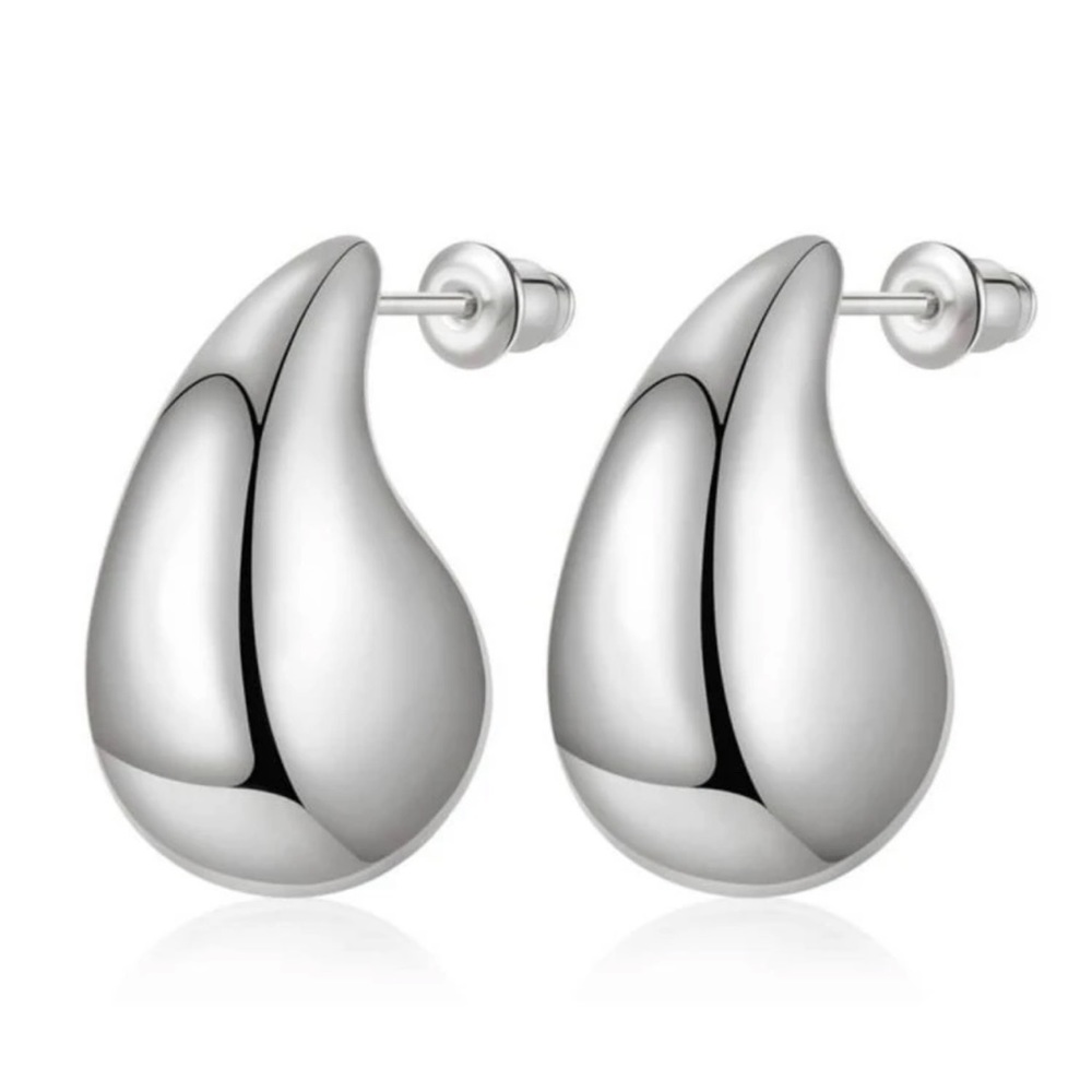 GIFT WITH A PURCHASE - silver teardrop earrings